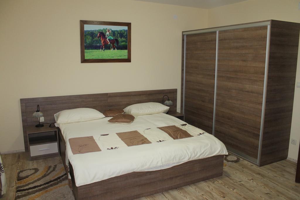 Rooms & Apartment Vinia Bjelovar Eksteriør billede